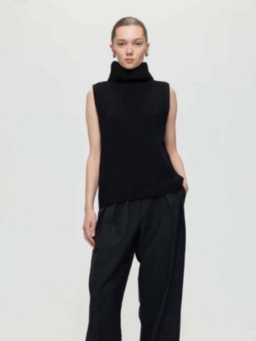 Róhe black 100% wool sleeveless turtleneck top size 36/S
